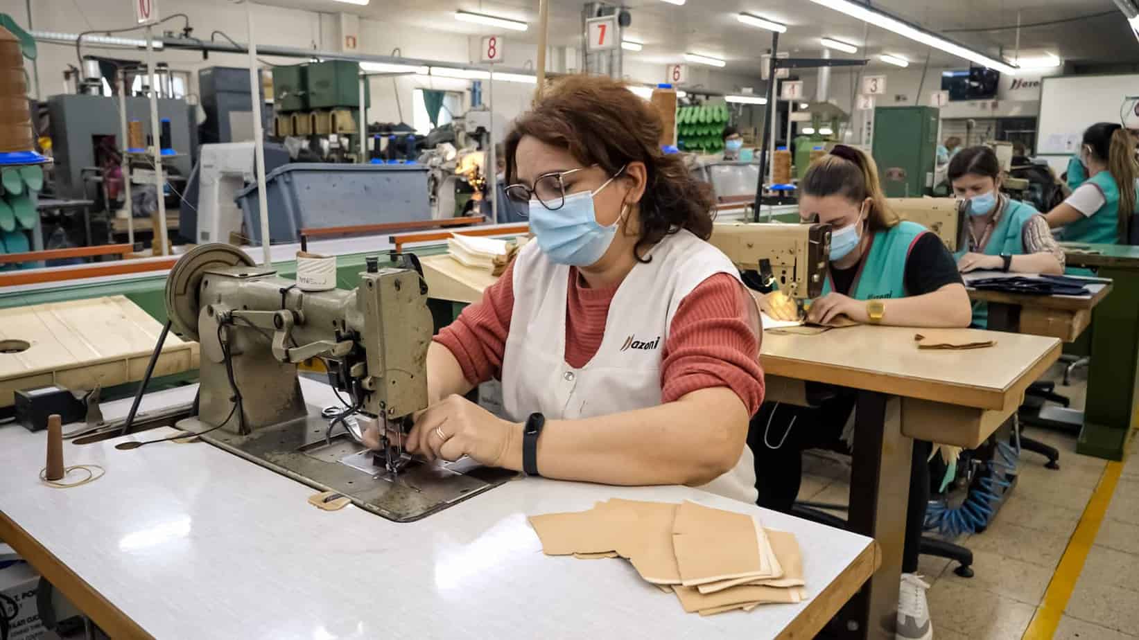 Mazoni Footwear - Factory workers